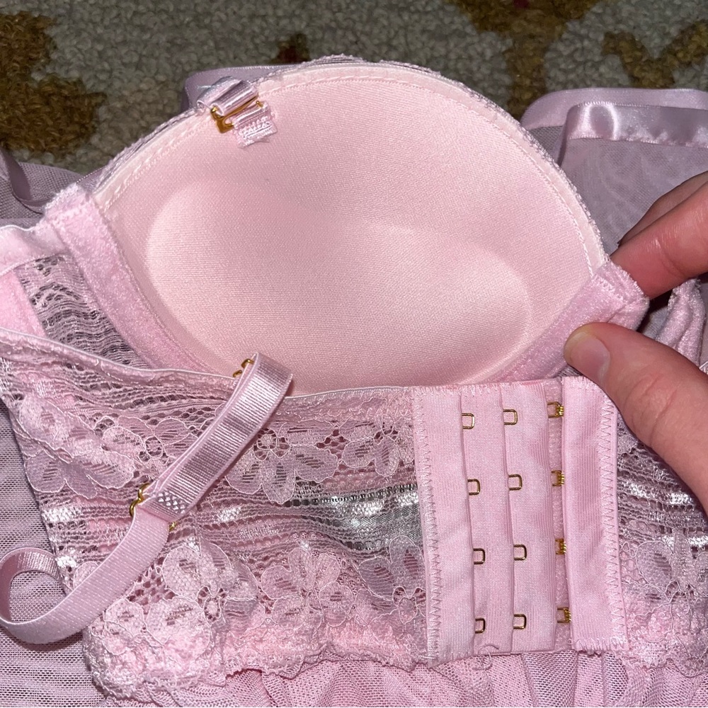 Daisy Fuentes size small baby pink lingerie top - Picture 9 of 10